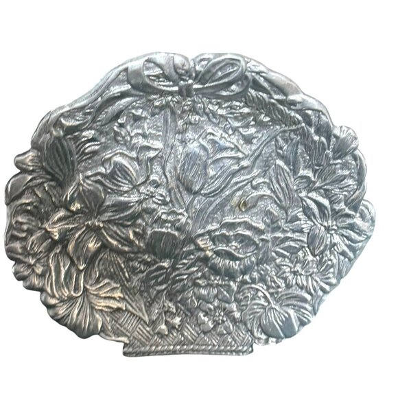 Vintage 1991 TWN Perfect Silver Pewter Floral Basket Embossed Wall Art Decor - Picture 5 of 11